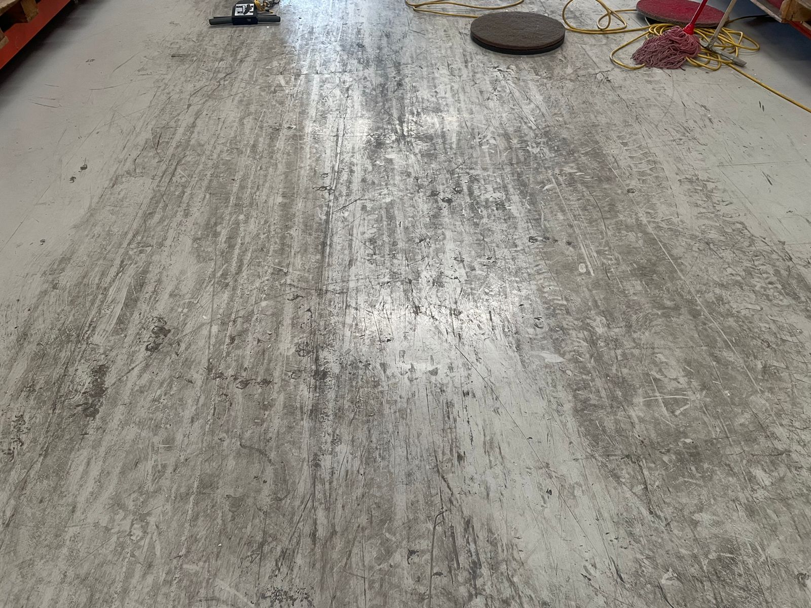 čistenie epoxidovej podlahy