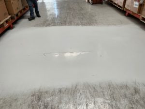 čistenie epoxidovej podlahy